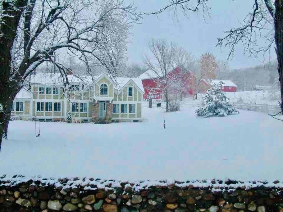 Corn Crib Cottage Barn And Villa At Hope Glen Farm Cottage Grove Extérieur photo