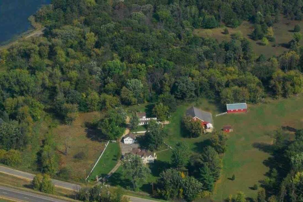 Corn Crib Cottage Barn And Villa At Hope Glen Farm Cottage Grove Extérieur photo